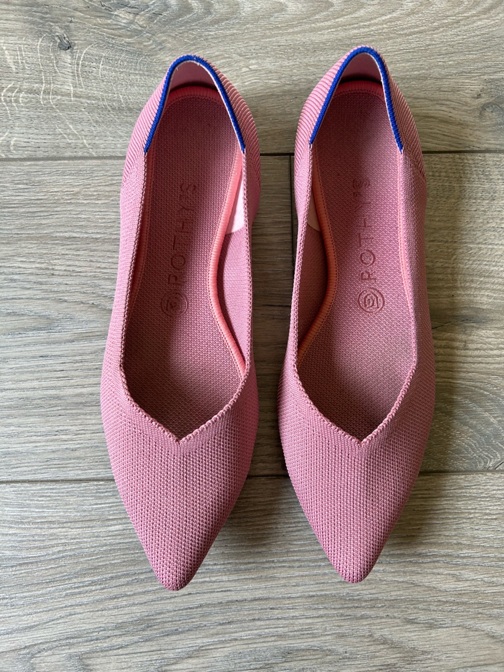 Rothys The Point Flats in Rosebud Pink ( Retired Color)  Size 9.5